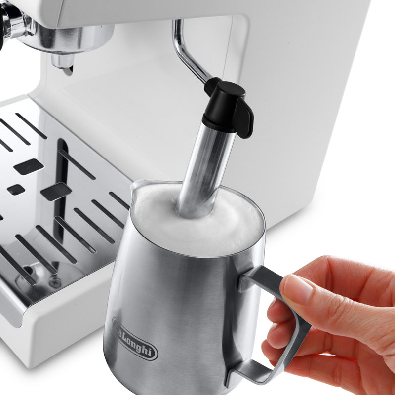 DeLonghi ECP3220 15 Bar Pump Espresso and Cappuccino Machine with
